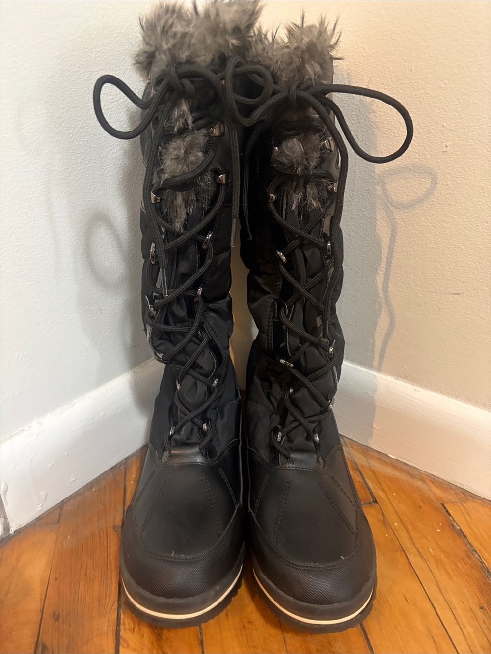 Aldo Women’s Black Tall Faux-Fur Trim Winter Lace-Up Boots, Size 9